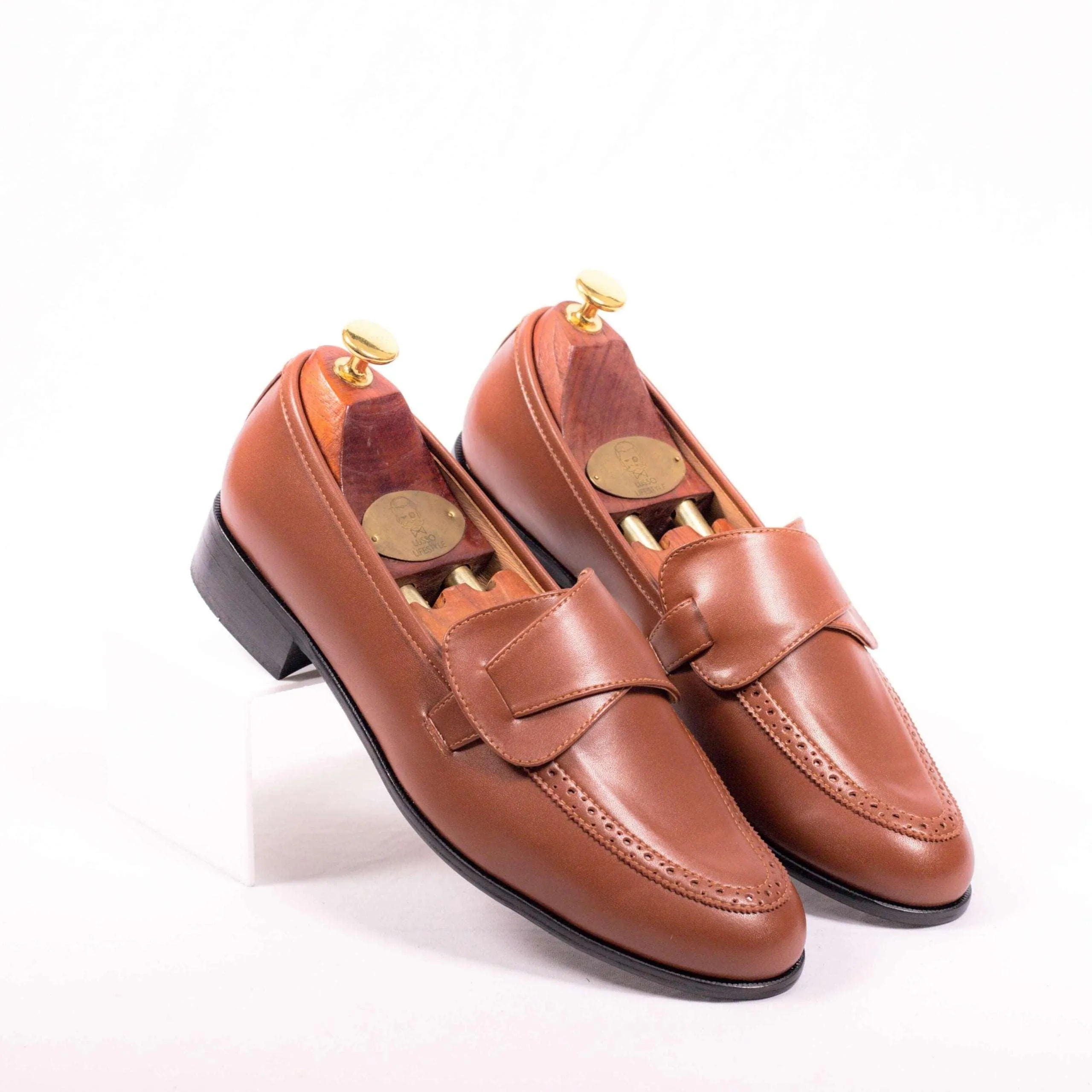 VICEROY - TAN BUTTERFLY SLIPON